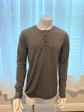 Lululemon Men’s Gray Long Sleeve Henley Performance Shirt